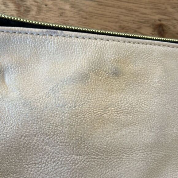 Betsy Johnson beige black polkadot bow wristlet clutch - Picture 4 of 6